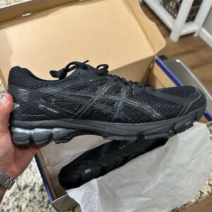 ASICS GT-1000